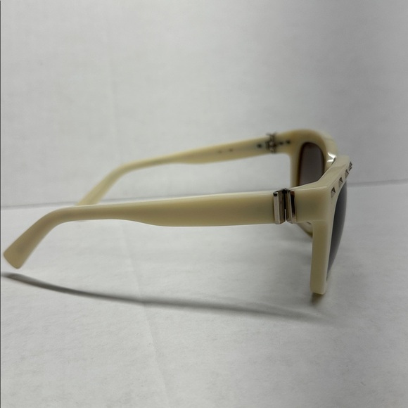 Valentino Garavani Rockstud Sunglasses Gradient Lenses Studded Glasses White main image 12
